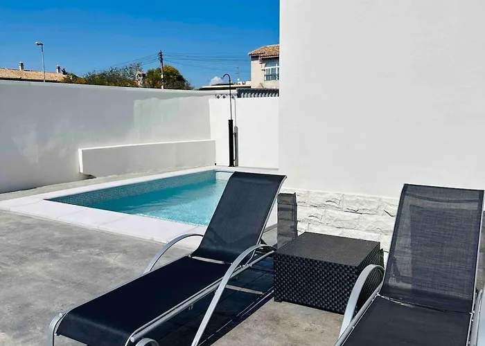 度假居 Private Pool 托雷维耶哈